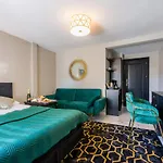 Zlota Regalinda & 3*