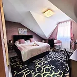 Ξενοδοχείο με διαμερίσματα Zlota Regalinda & 3*