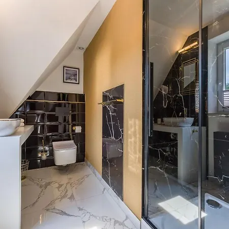 Zlota Regalinda & 3*