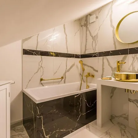 アパートホテル Zlota Regalinda &