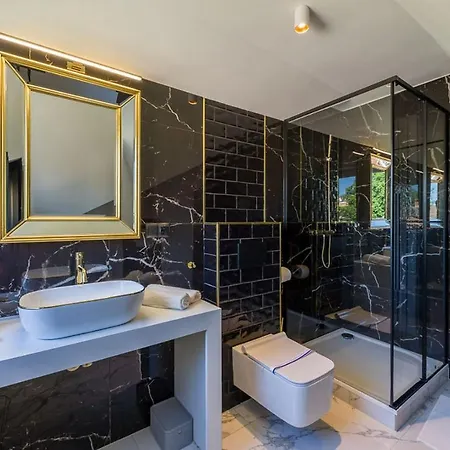 Zlota Regalinda & 3*