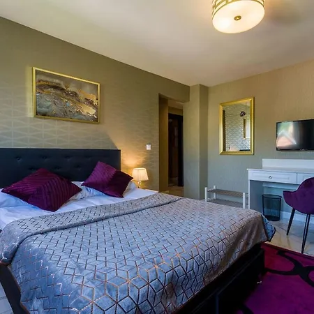 アパートホテル Zlota Regalinda & 3*