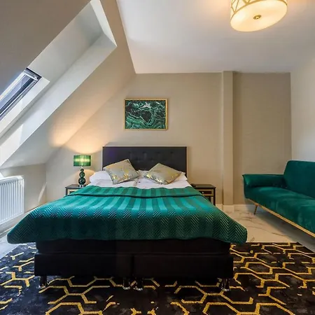 Zlota Regalinda & 3*