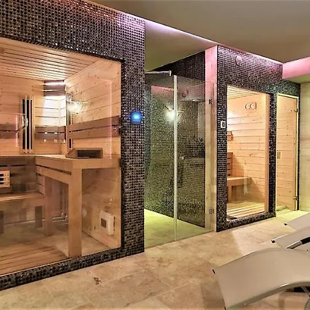 Zlota Regalinda & アパートホテル 3*