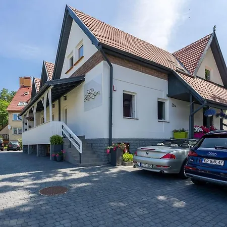 Zlota Regalinda & アパートホテル ミエンジズドロイェ