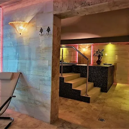 アパートホテル Zlota Regalinda & 3*