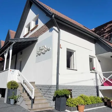 アパートホテル Zlota Regalinda & 3*