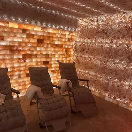 Zlota Regalinda & アパートホテル