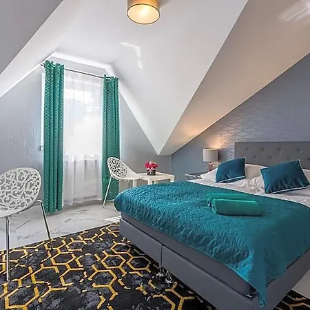 Zlota Regalinda & 3*