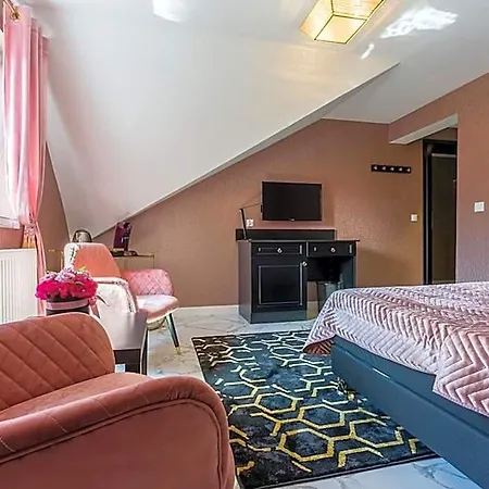 Zlota Regalinda & 3*